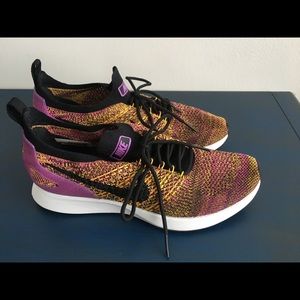LIKE NEW Nike Mariah Flyknit Sneaker Size 8